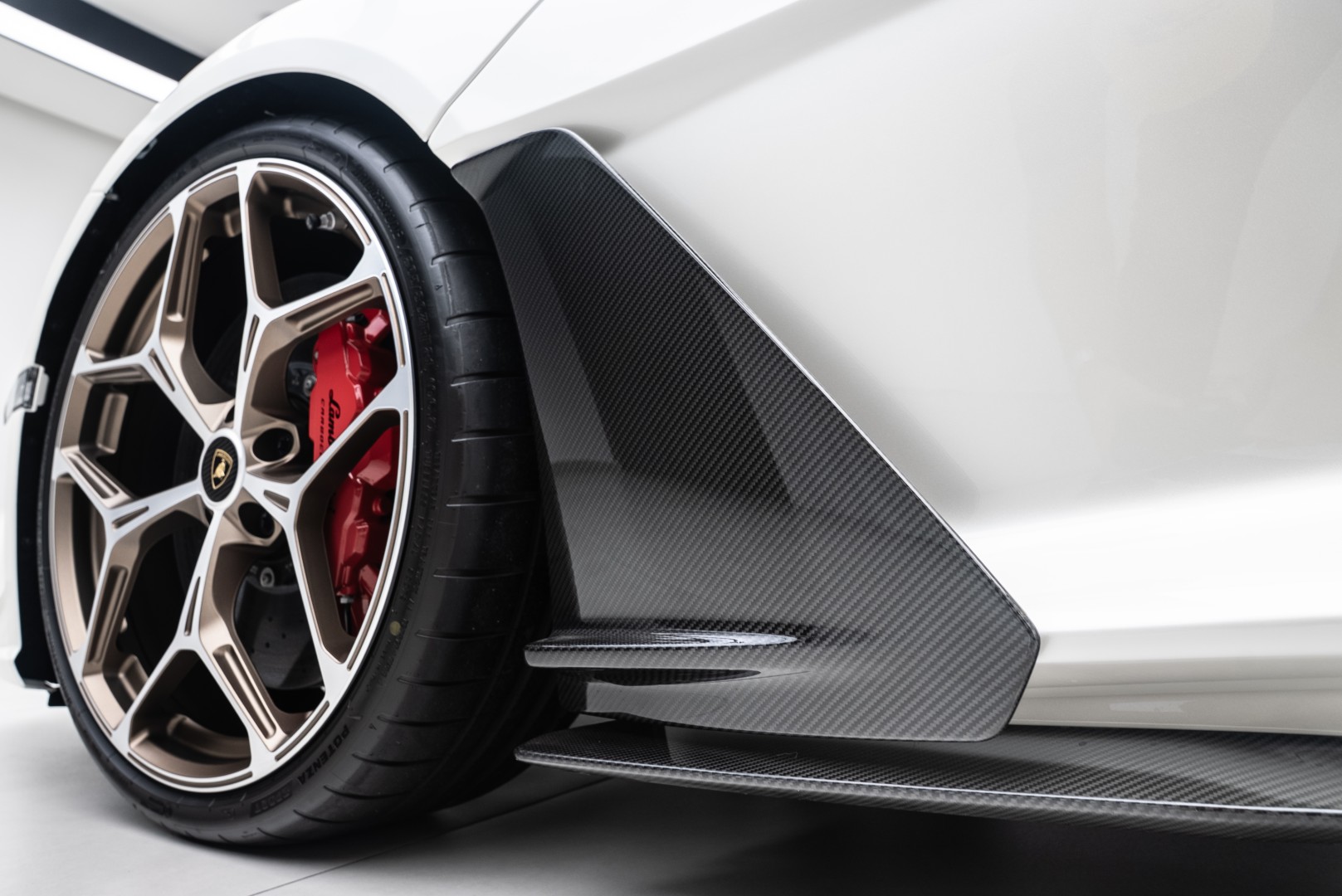 2024 LAMBORGHINI REVUELTO. FULL CARBON FIBER. STUNNING SPEC. MAIN DEALER WARRANTY AND SERVICE.